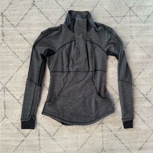 Lululemon base runner 1/4 zip size 8 black grey stripe Heathered color